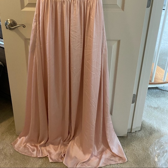 Beautiful formal dress! - Picture 4 of 6